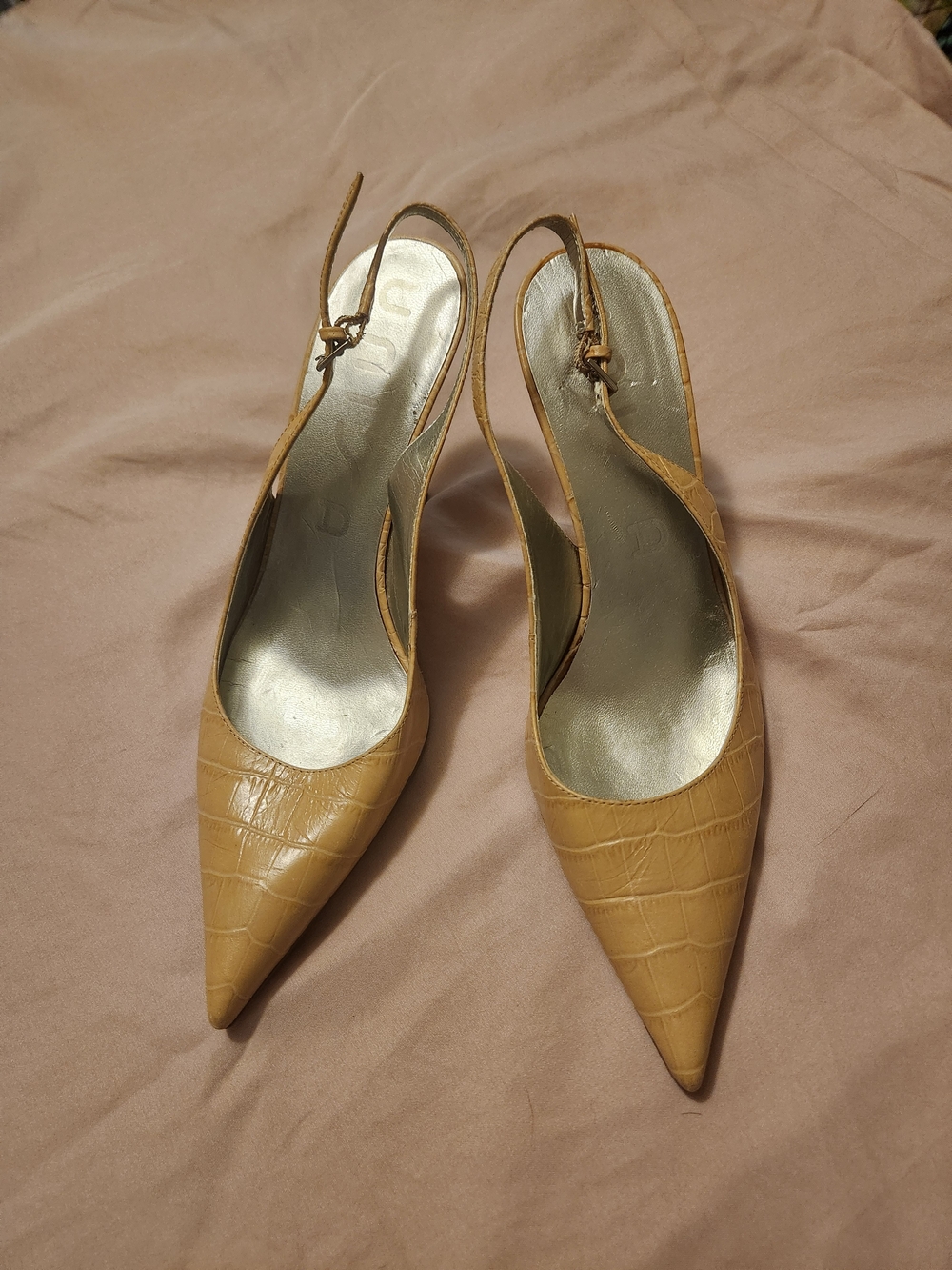 Unisa Tan Croc-Embossed Pointed-Toe Slingback Heels